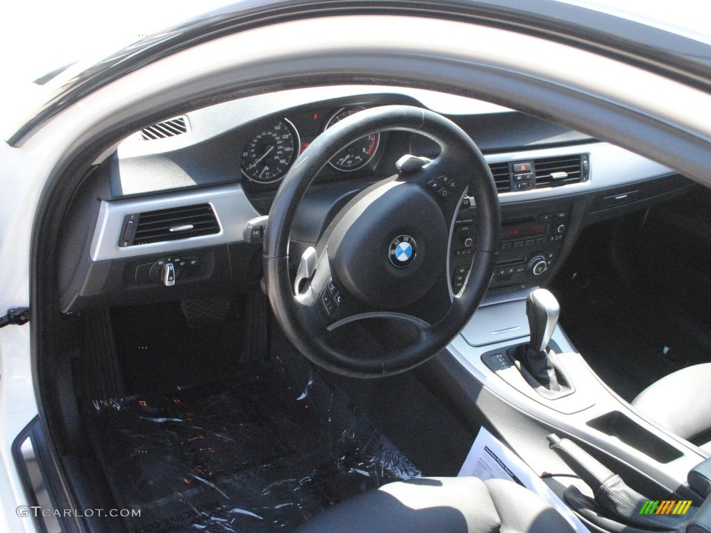 2009 3 Series 335i Sedan - Alpine White / Black photo #16