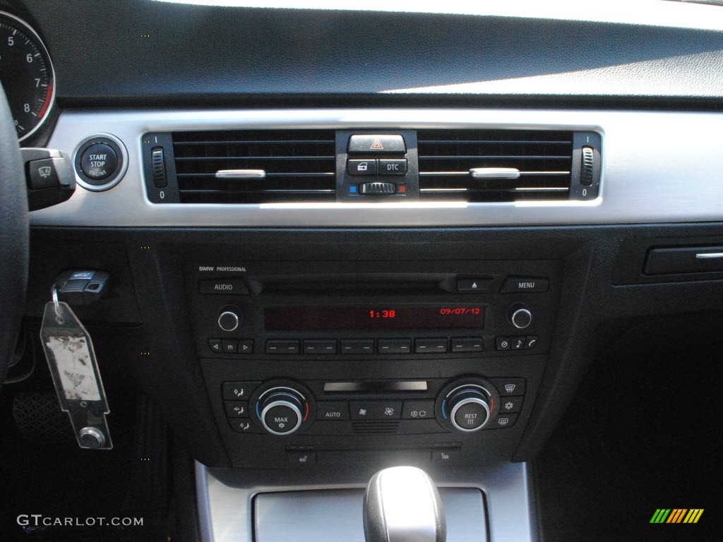 2009 3 Series 335i Sedan - Alpine White / Black photo #23