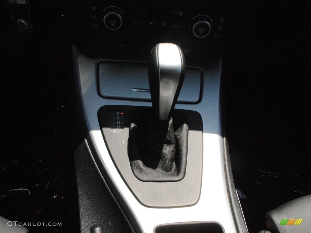 2009 3 Series 335i Sedan - Alpine White / Black photo #24