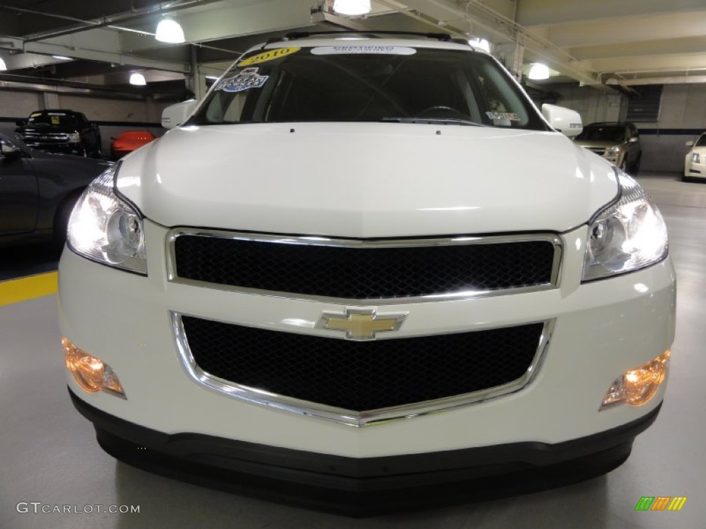 2010 Traverse LT AWD - Summit White / Ebony photo #3