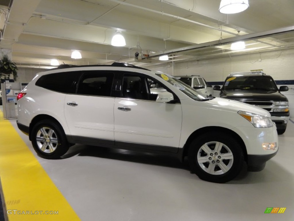 2010 Traverse LT AWD - Summit White / Ebony photo #6