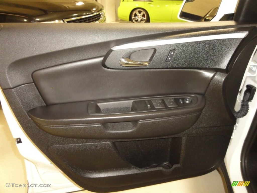 2010 Traverse LT AWD - Summit White / Ebony photo #13