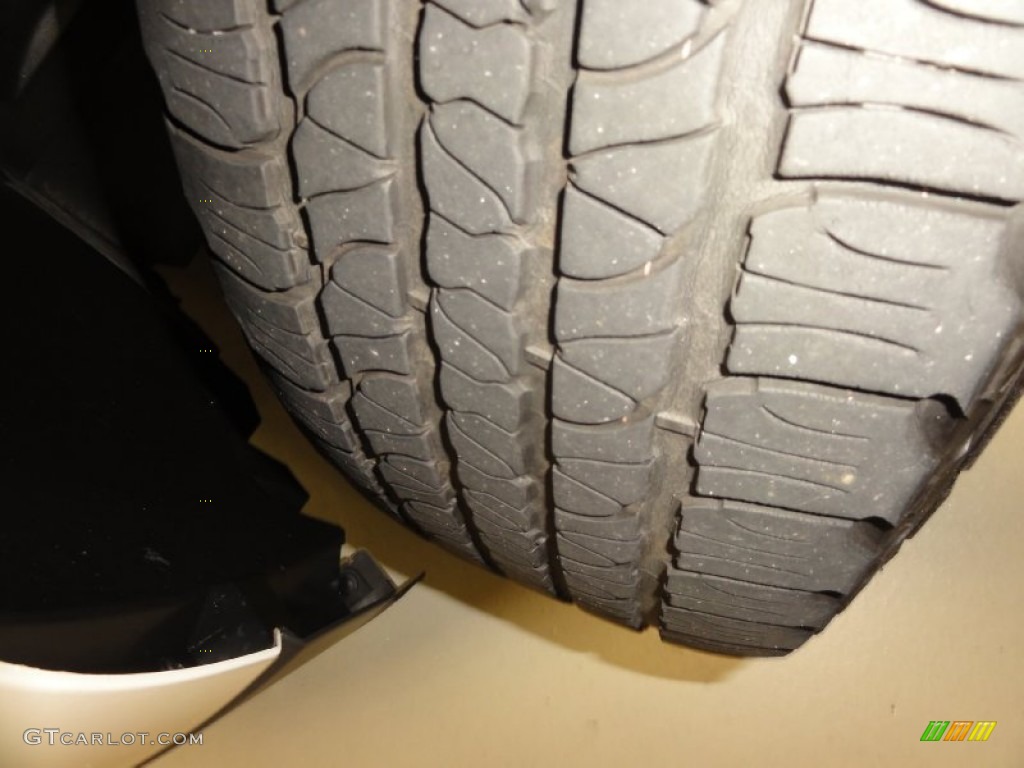 2010 Traverse LT AWD - Summit White / Ebony photo #29