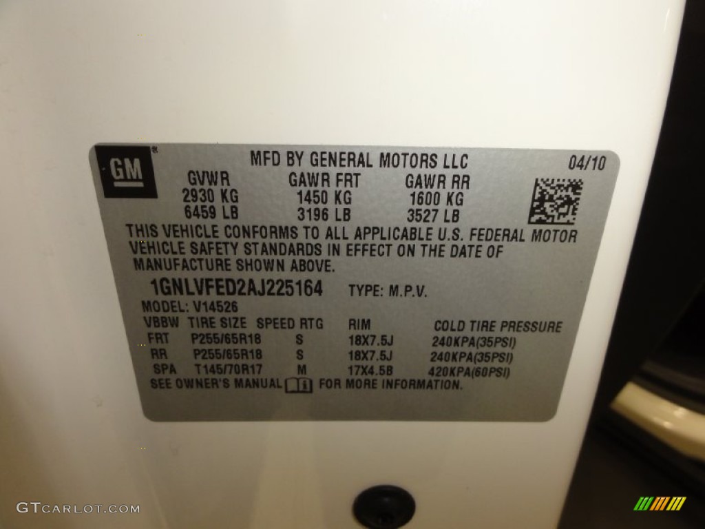 2010 Traverse LT AWD - Summit White / Ebony photo #34