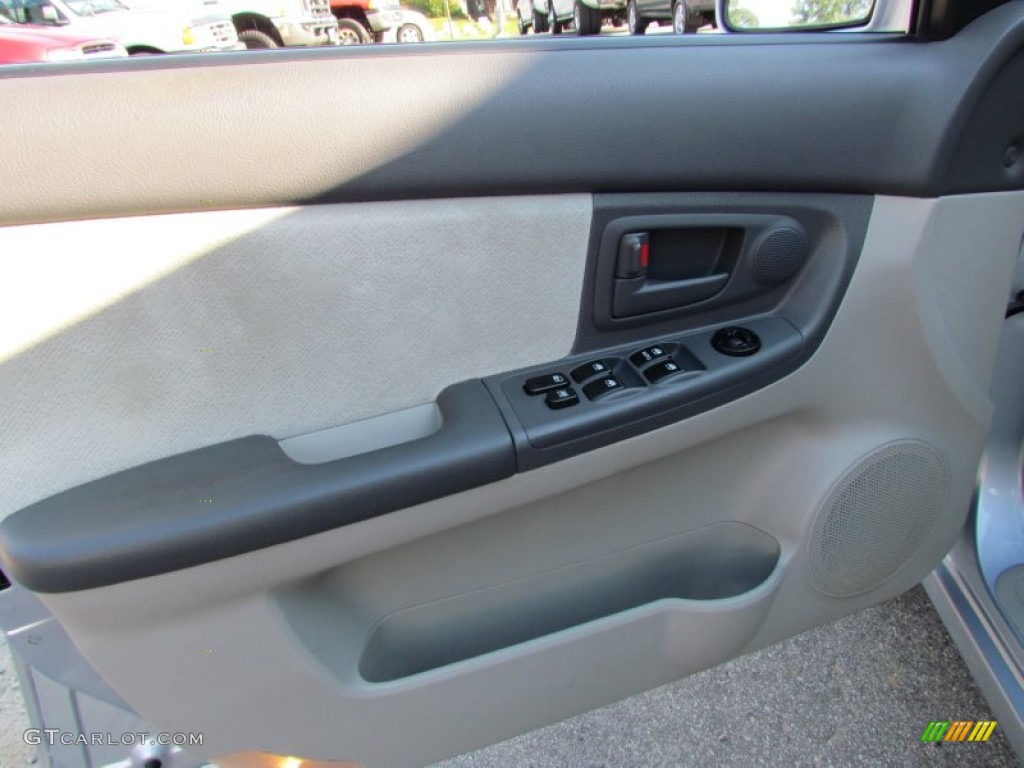 2005 Spectra LX Sedan - Ice Blue / Gray photo #20