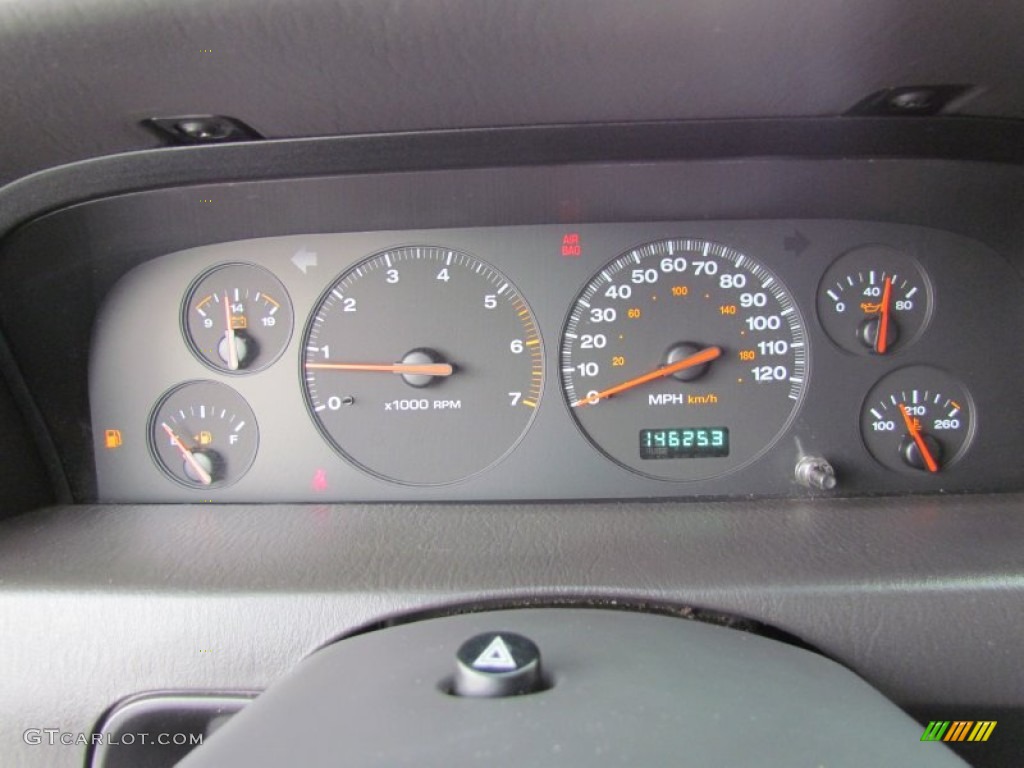 2001 Grand Cherokee Laredo 4x4 - Shale Green Metallic / Agate photo #25