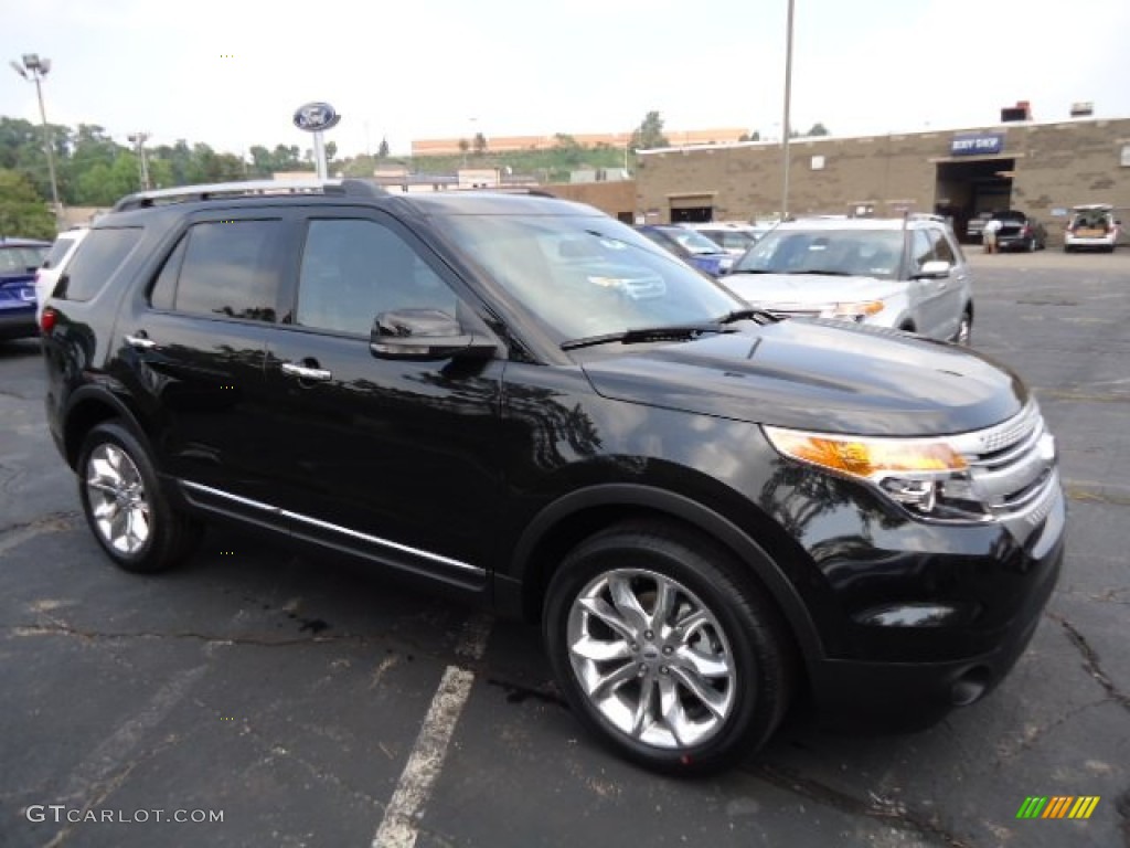 2013 Explorer XLT 4WD - Tuxedo Black Metallic / Charcoal Black photo #1