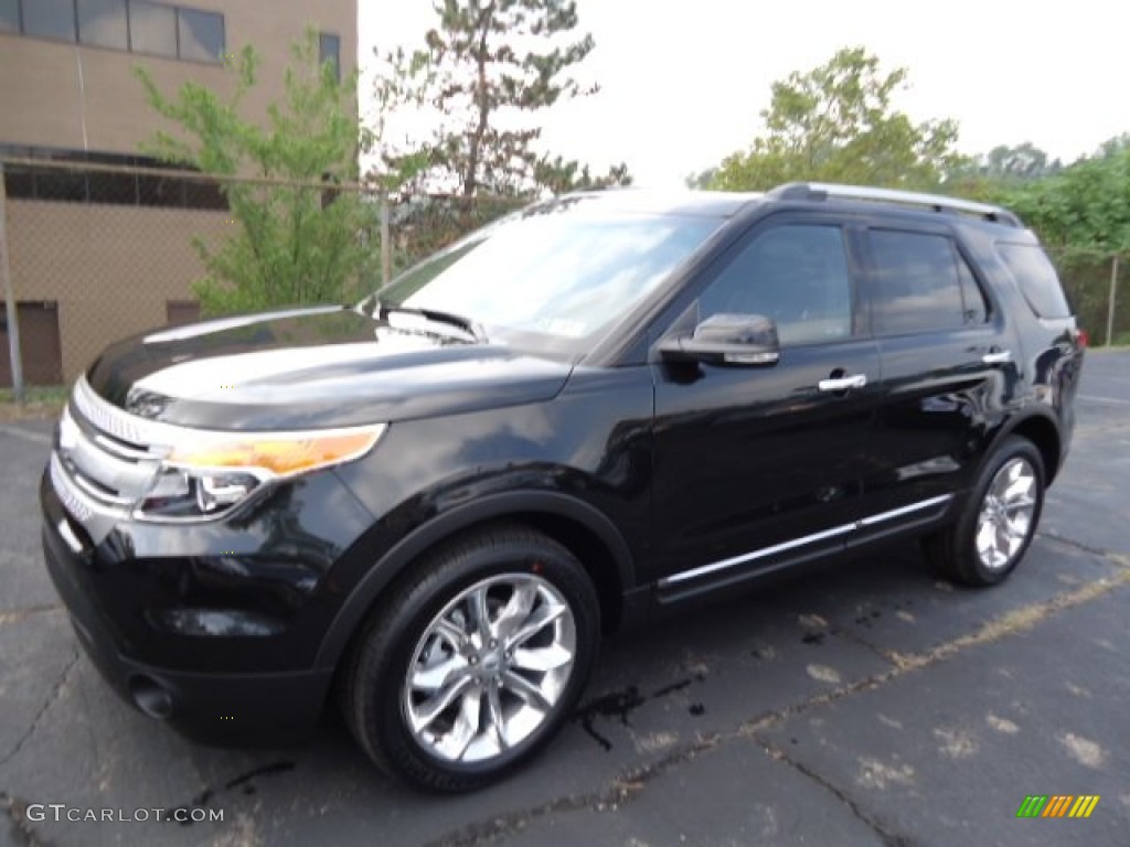 2013 Explorer XLT 4WD - Tuxedo Black Metallic / Charcoal Black photo #5