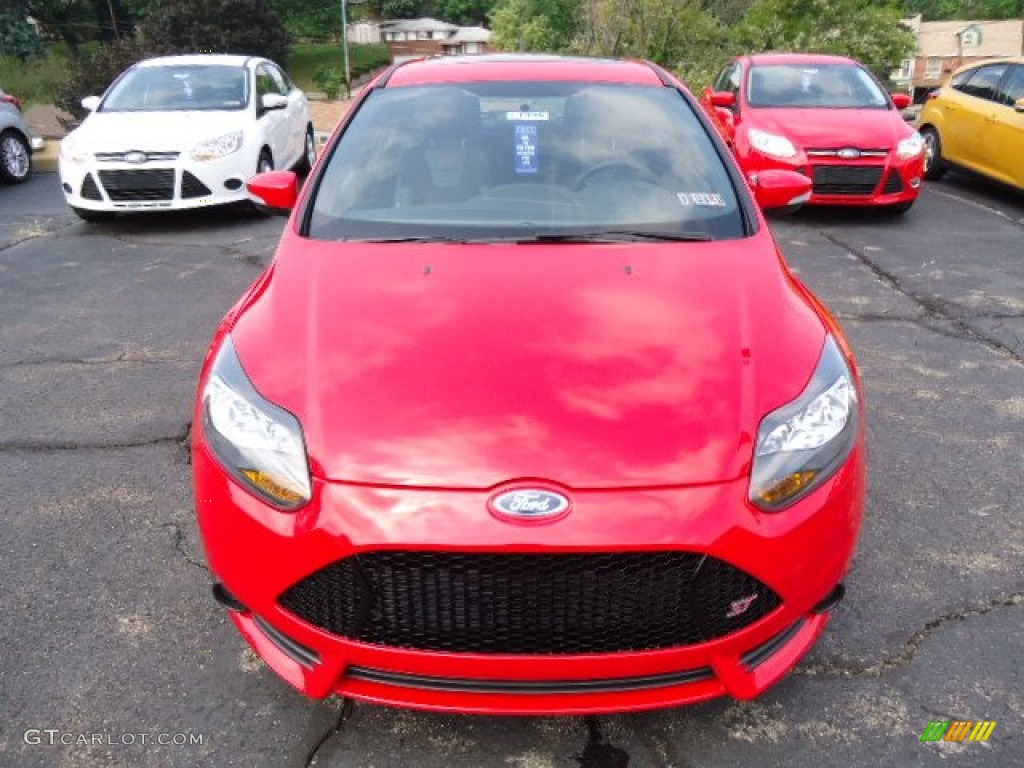 2013 Focus ST Hatchback - Race Red / ST Charcoal Black Full-Leather Recaro Seats photo #6