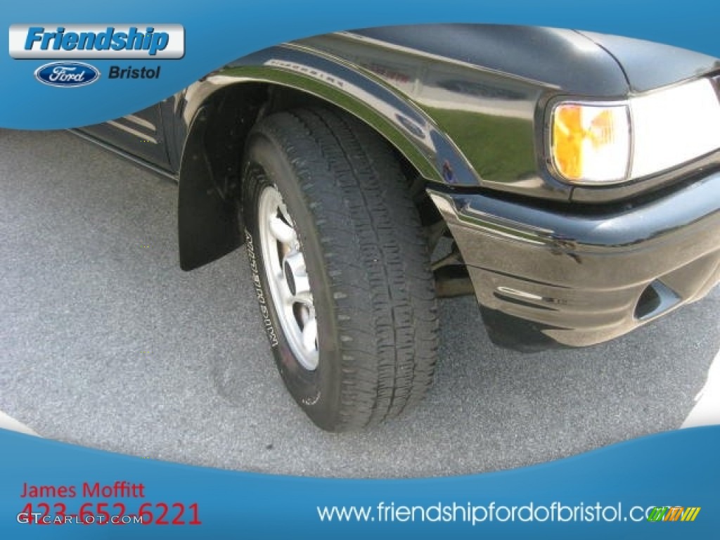 2003 Rodeo S V6 4WD - Ebony Black / Gray photo #11