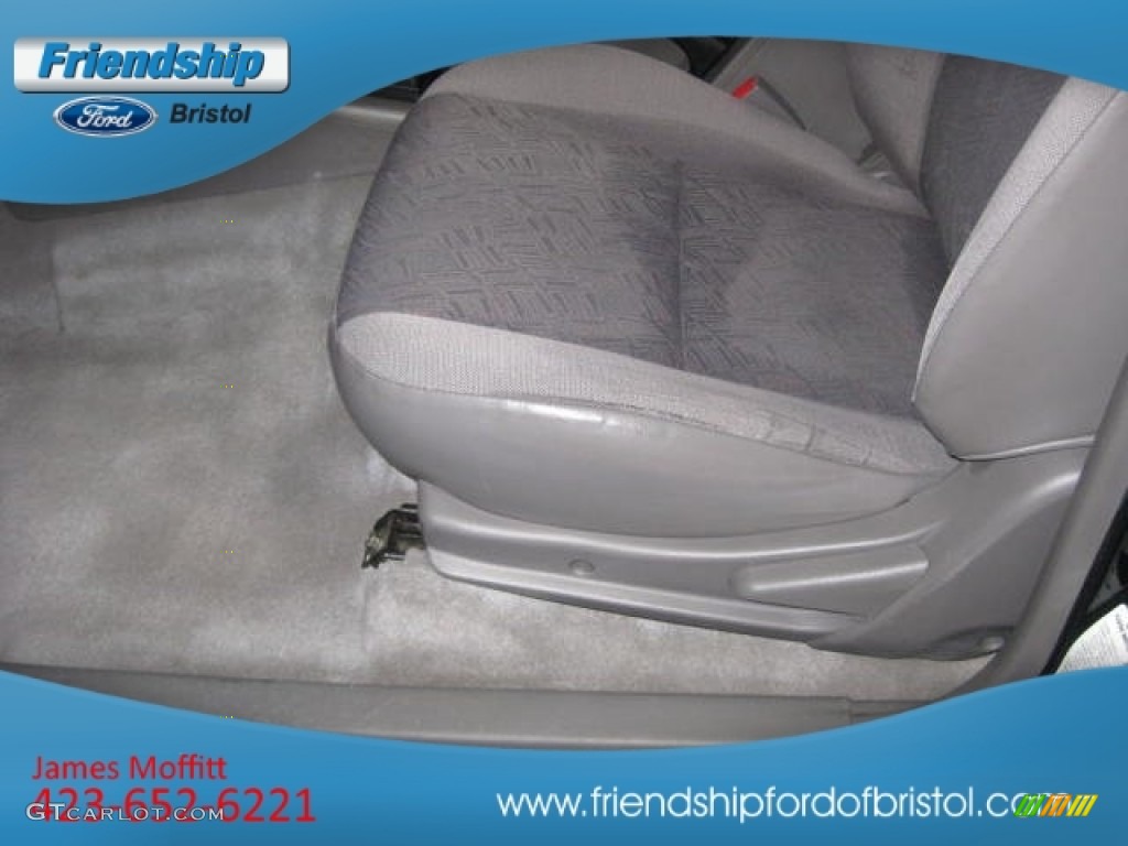 2003 Rodeo S V6 4WD - Ebony Black / Gray photo #14