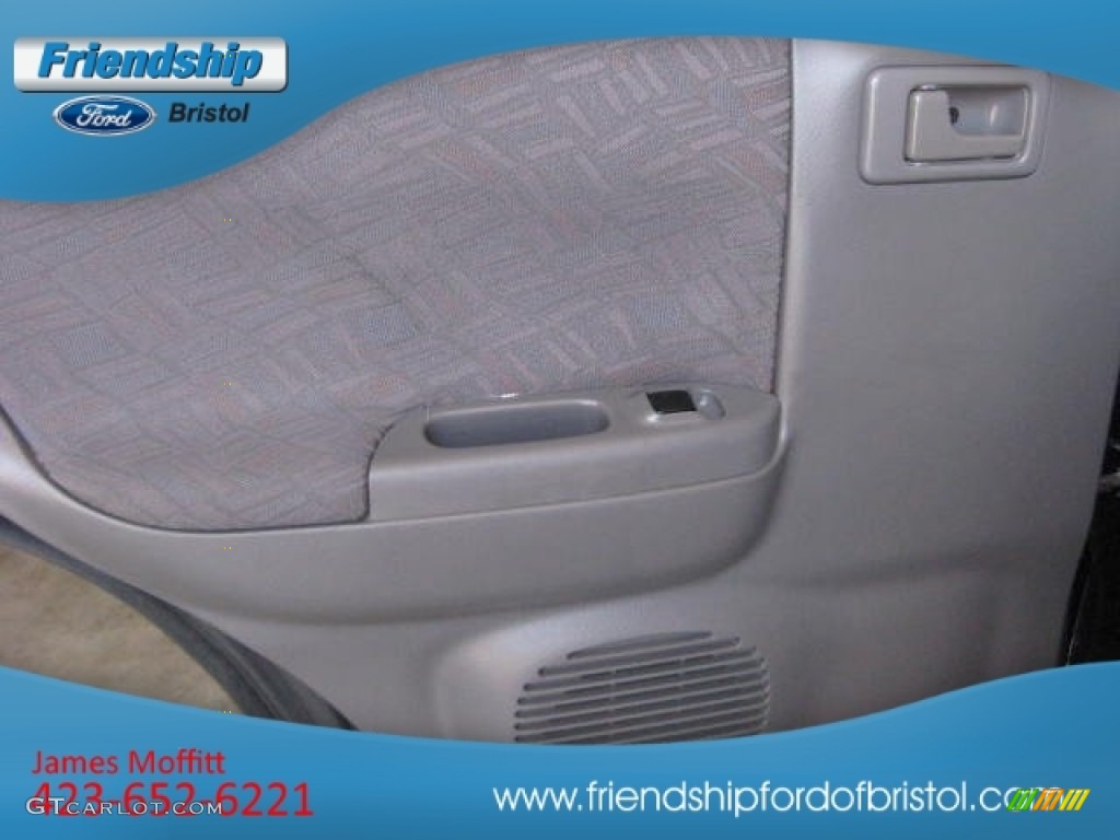 2003 Rodeo S V6 4WD - Ebony Black / Gray photo #19