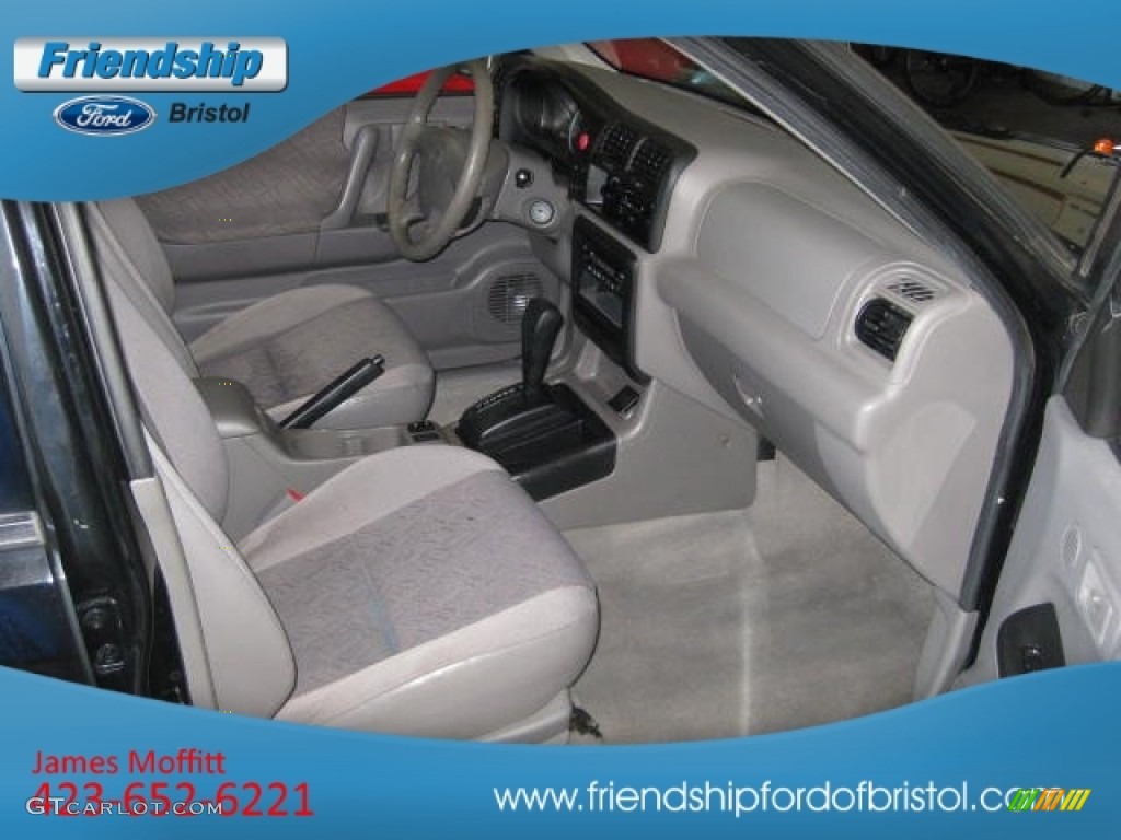 2003 Rodeo S V6 4WD - Ebony Black / Gray photo #20