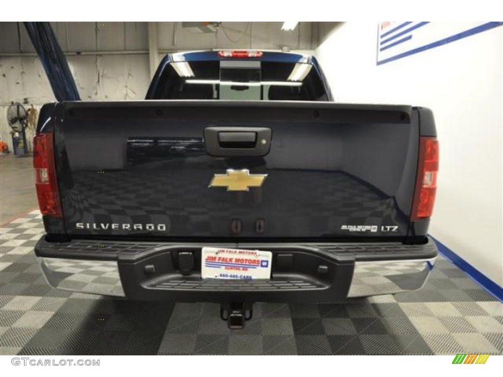 2007 Silverado 1500 LTZ Crew Cab 4x4 - Dark Blue Metallic / Ebony Black photo #8