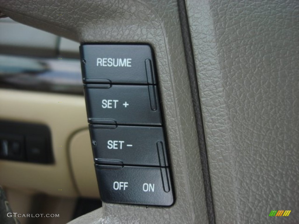 2008 Ford Fusion SEL V6 Controls Photo #70555977