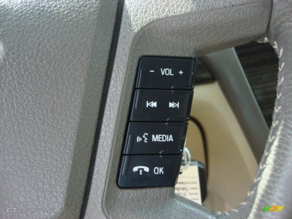2008 Ford Fusion SEL V6 Controls Photos