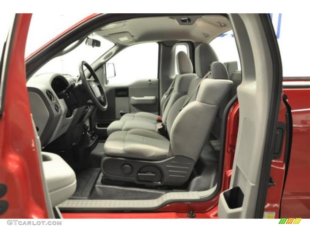 Medium Flint Interior 2007 Ford F150 XL Regular Cab 4x4 Photo #70556158