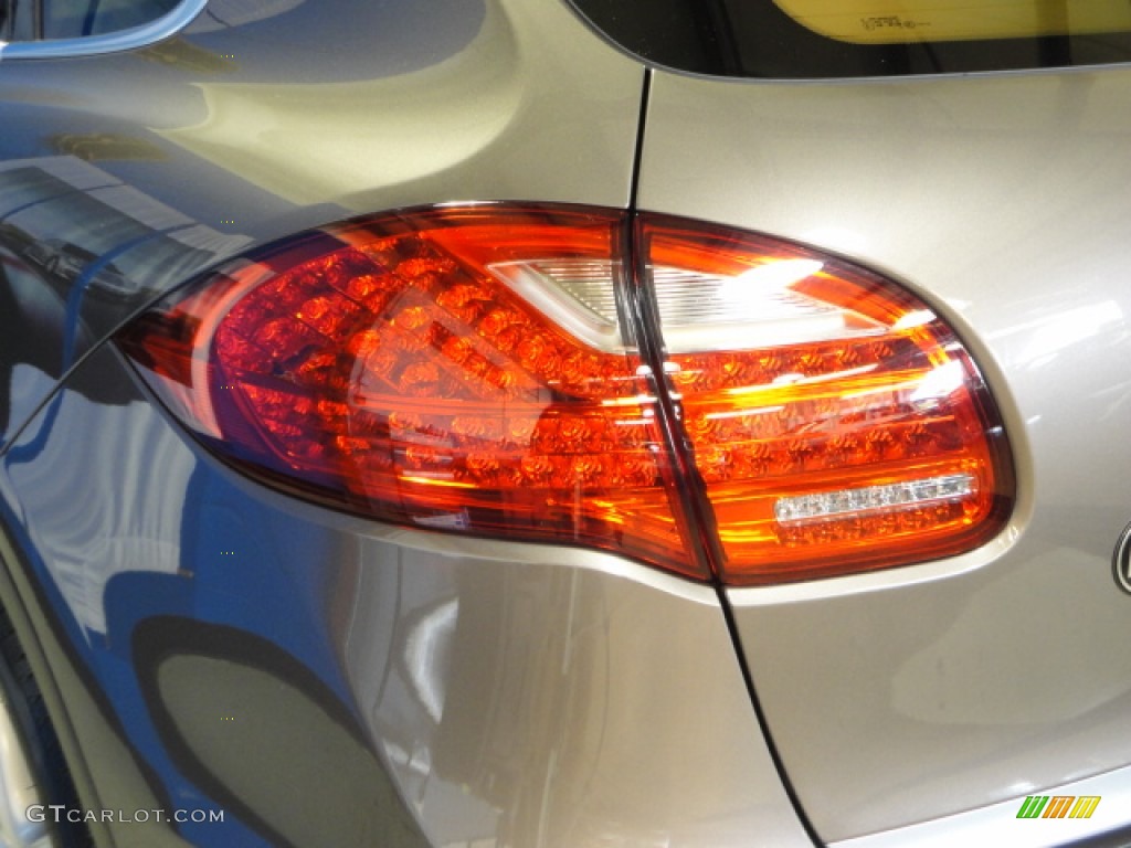 2011 Cayenne S Hybrid - Umber Brown Metallic / Luxor Beige photo #29