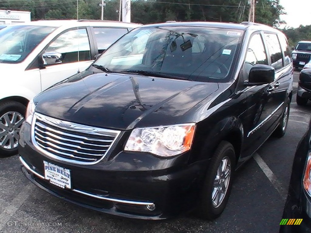 2012 Town & Country Touring - Brilliant Black Crystal Pearl / Black/Light Graystone photo #1