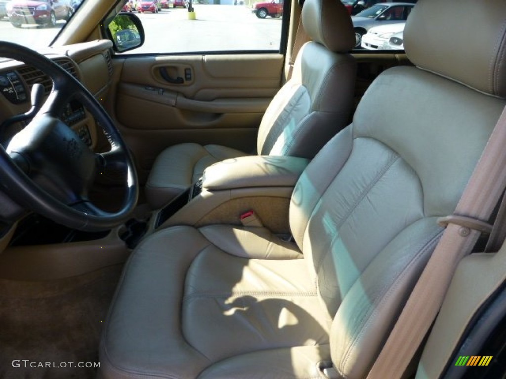 Beige Interior 2001 Chevrolet Blazer LT 4x4 Photo #70568787