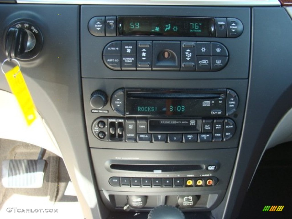 2005 Pacifica Touring AWD - Magnesium Green Pearl / Light Taupe photo #13