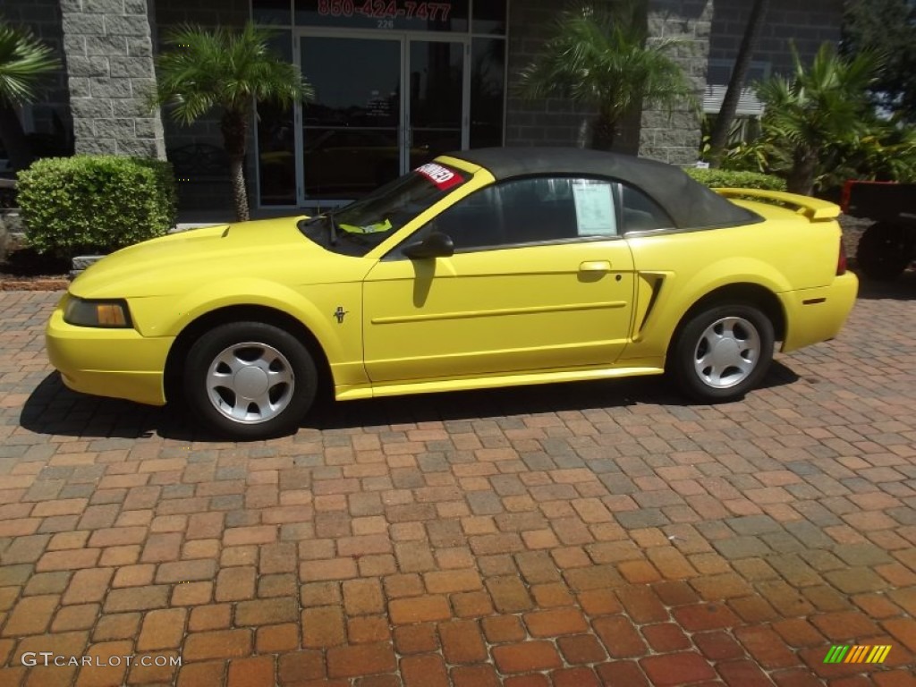 2001 Mustang V6 Convertible - Zinc Yellow Metallic / Dark Charcoal photo #2