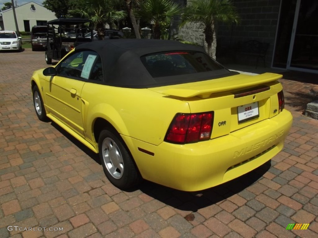 2001 Mustang V6 Convertible - Zinc Yellow Metallic / Dark Charcoal photo #3
