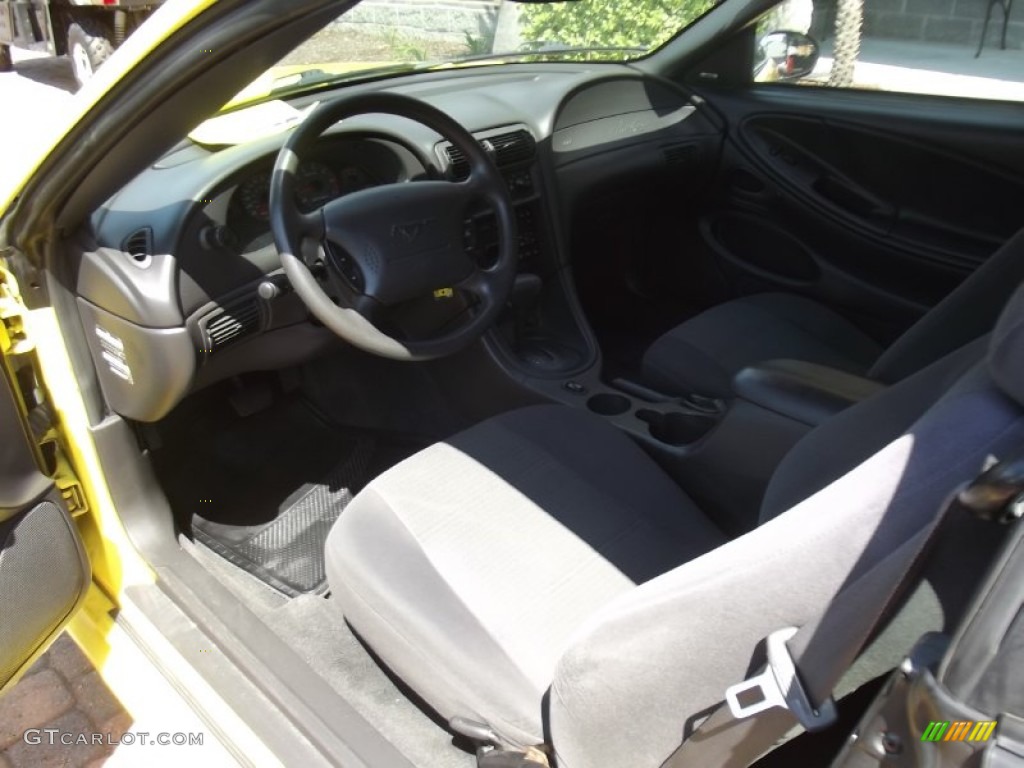 2001 Mustang V6 Convertible - Zinc Yellow Metallic / Dark Charcoal photo #9