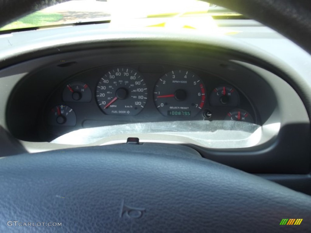 2001 Mustang V6 Convertible - Zinc Yellow Metallic / Dark Charcoal photo #10