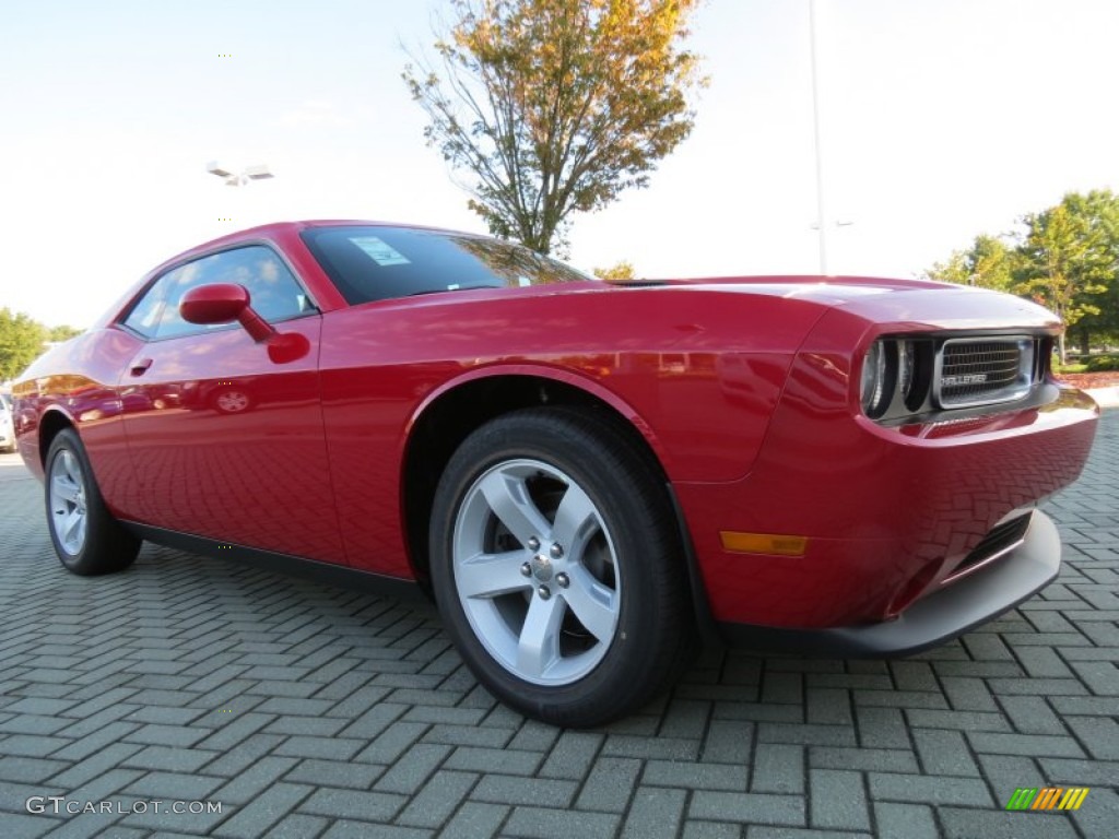 2013 Challenger SXT - Redline 3-Coat Pearl / Dark Slate Gray photo #4