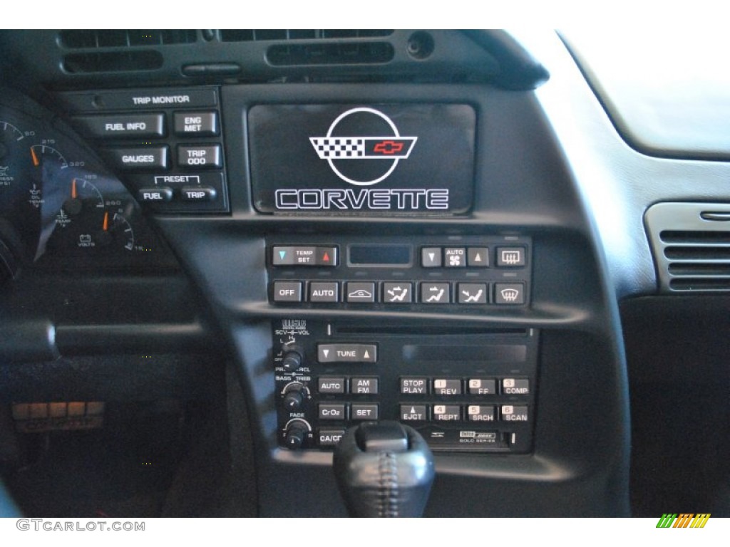 1996 Chevrolet Corvette Convertible Controls Photo #70584417