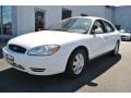 Vibrant White 2005 Ford Taurus SEL