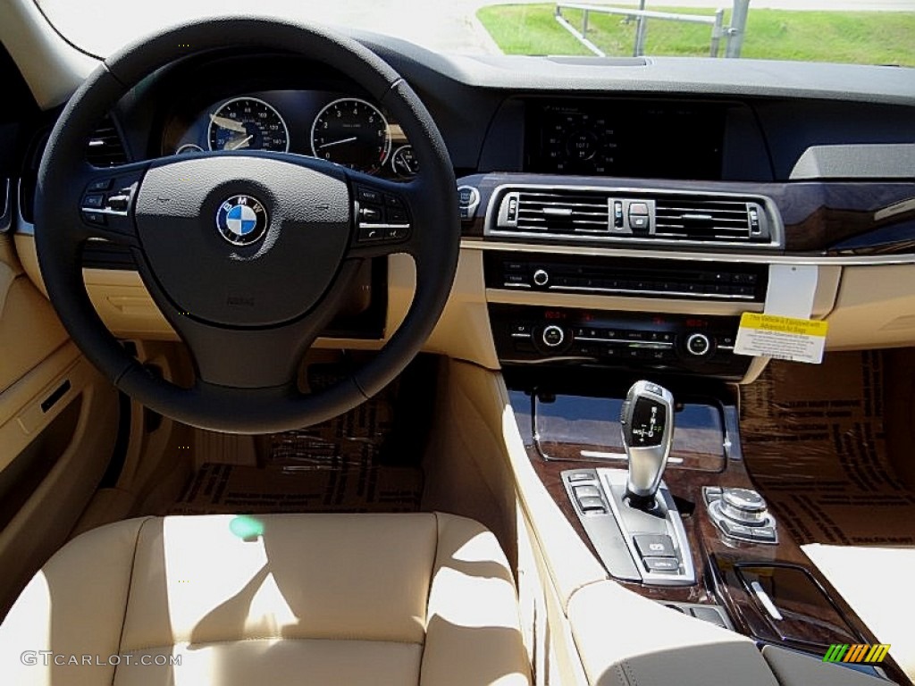 2013 5 Series 535i Sedan - Alpine White / Venetian Beige photo #2