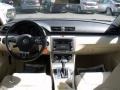 Candy White - Passat Komfort Sedan Photo No. 2