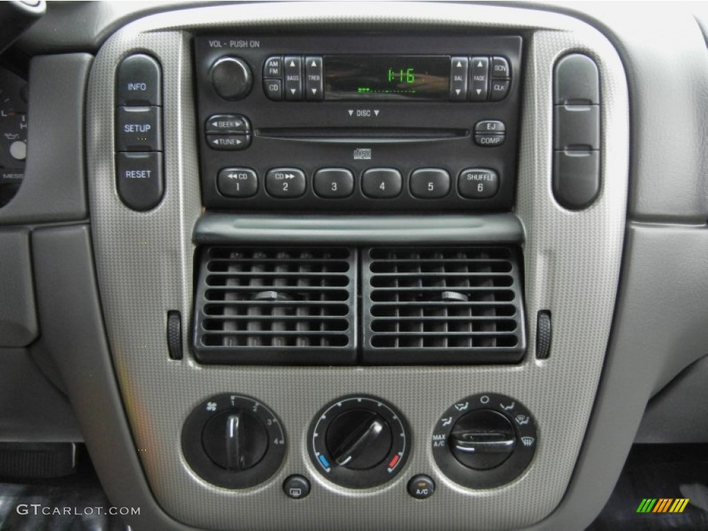 2005 Ford Explorer XLT Controls Photo #70589310