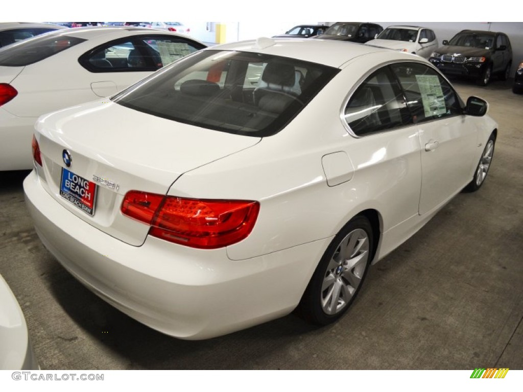 2013 3 Series 328i Coupe - Alpine White / Black photo #4