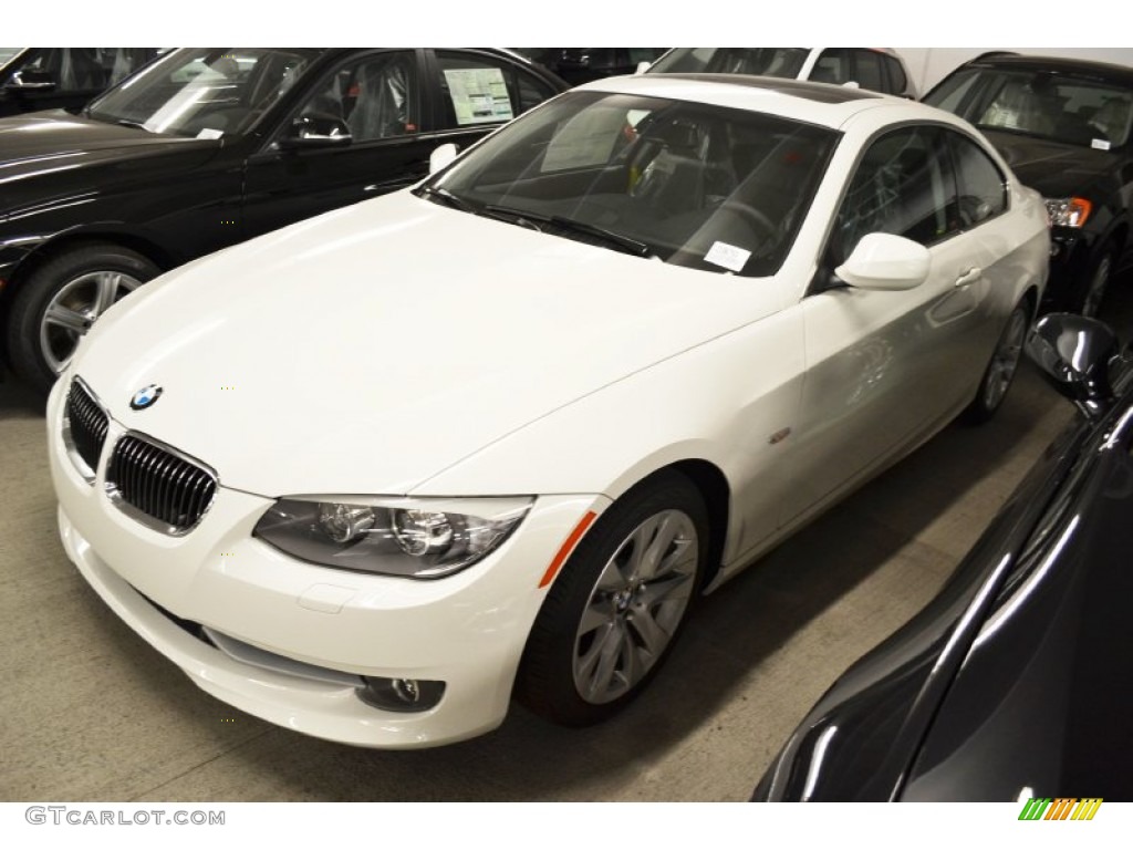 2013 3 Series 328i Coupe - Alpine White / Black photo #5