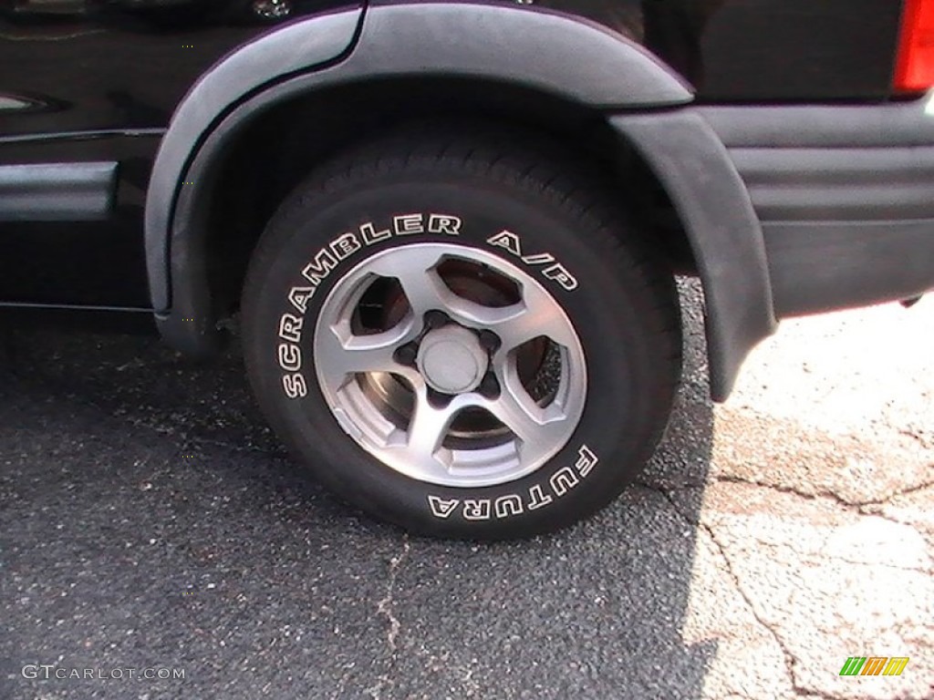 2004 Chevrolet Tracker ZR2 4WD Wheel Photos