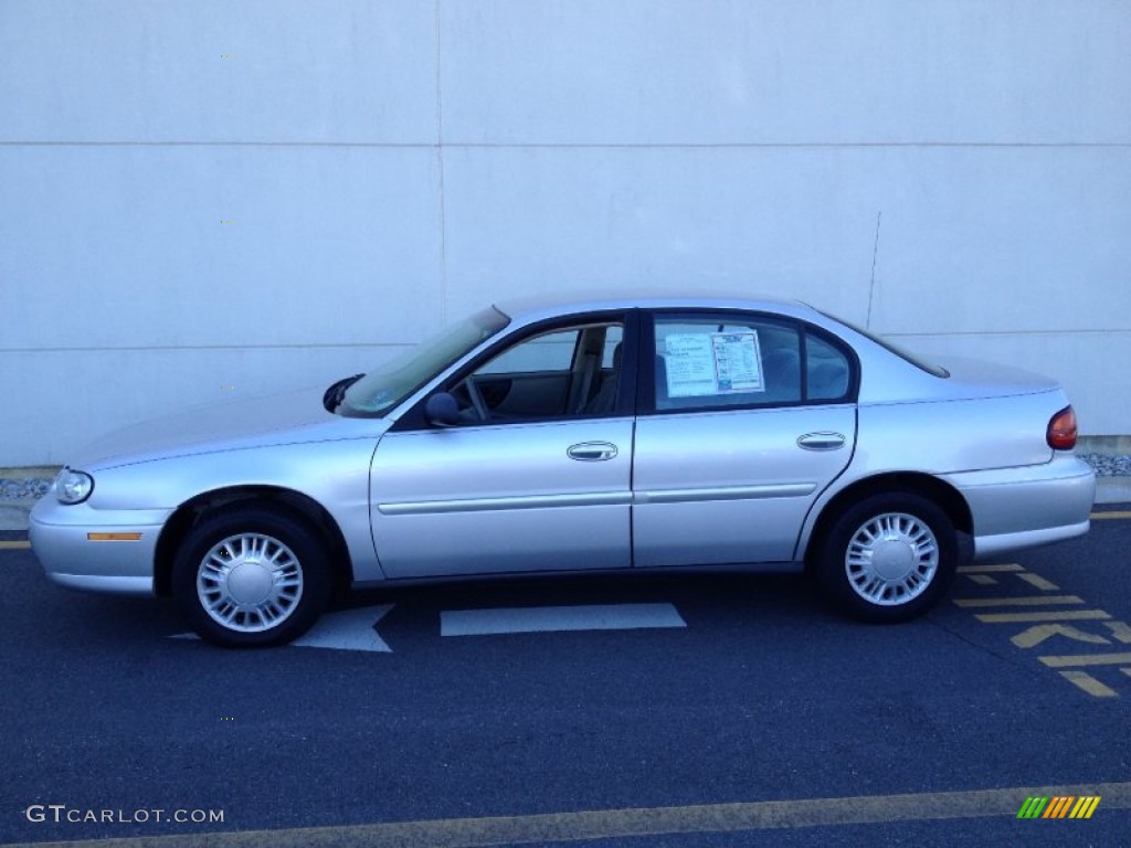 2003 Malibu Sedan - Galaxy Silver Metallic / Gray photo #4