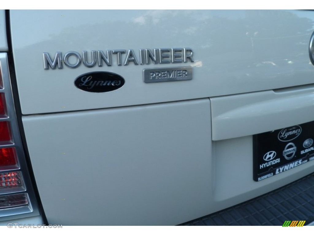 2004 Mountaineer V8 Premier AWD - Ceramic White Pearl / Medium Dark Parchment photo #5