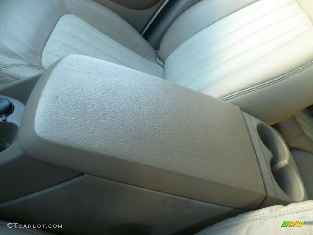 2004 Mountaineer V8 Premier AWD - Ceramic White Pearl / Medium Dark Parchment photo #18