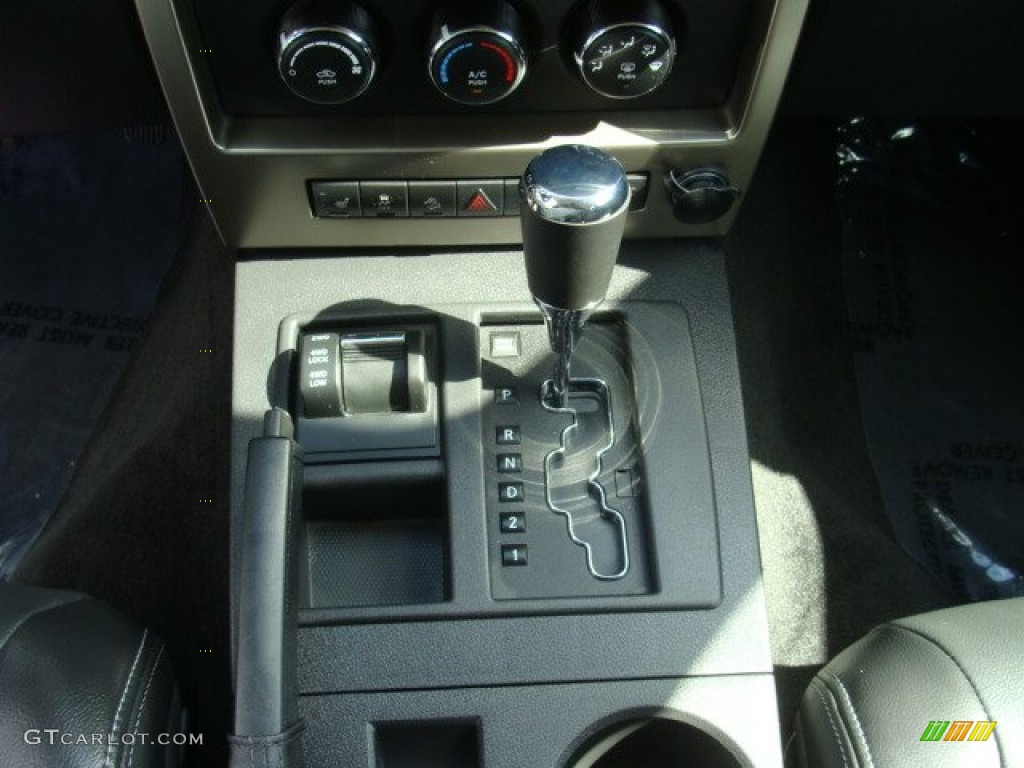 2012 Liberty Sport 4x4 - Bright White / Dark Slate Gray photo #15