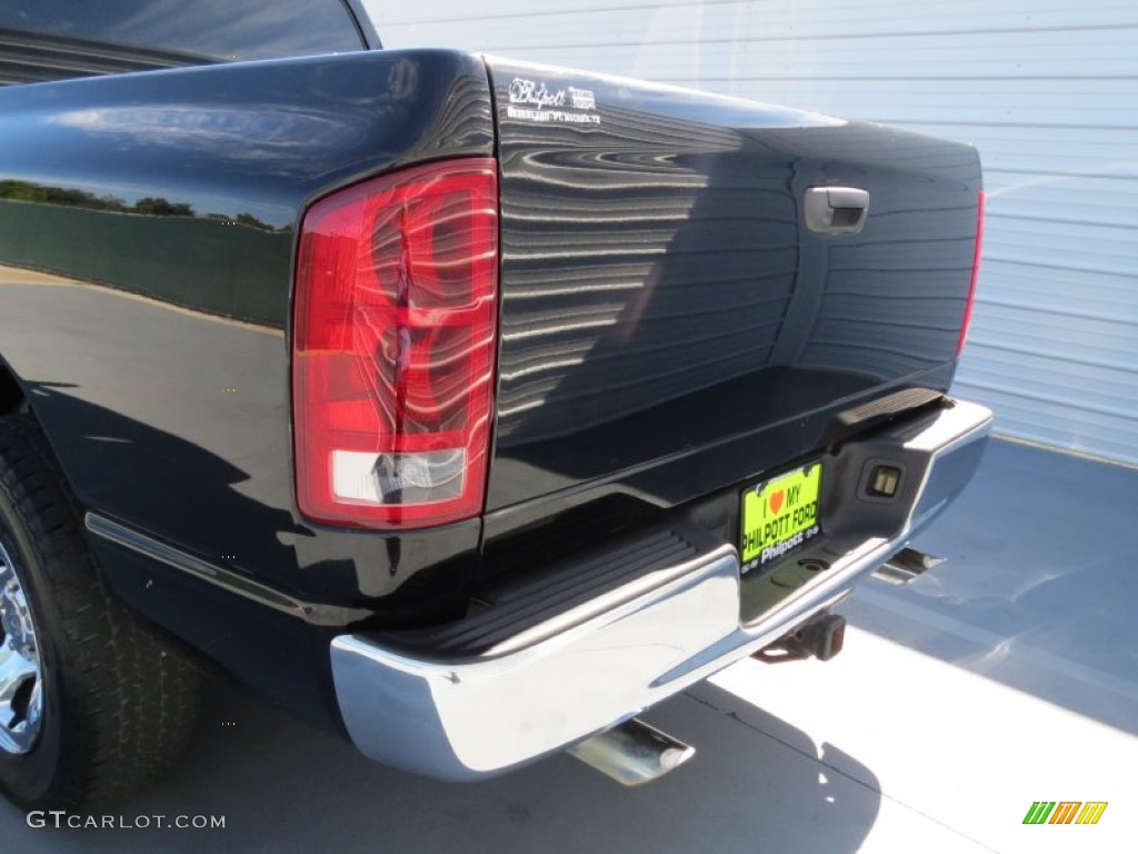 2004 Ram 1500 ST Quad Cab - Black / Taupe photo #17