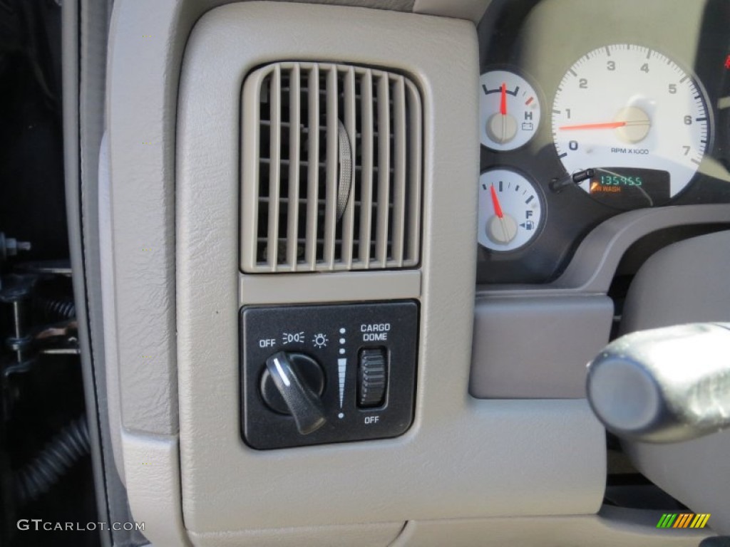 2004 Ram 1500 ST Quad Cab - Black / Taupe photo #39