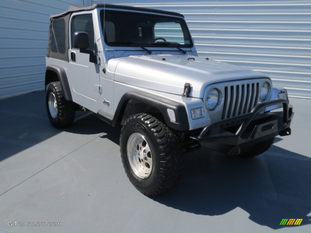 2004 Wrangler X 4x4 - Bright Silver Metallic / Dark Slate Gray photo #1