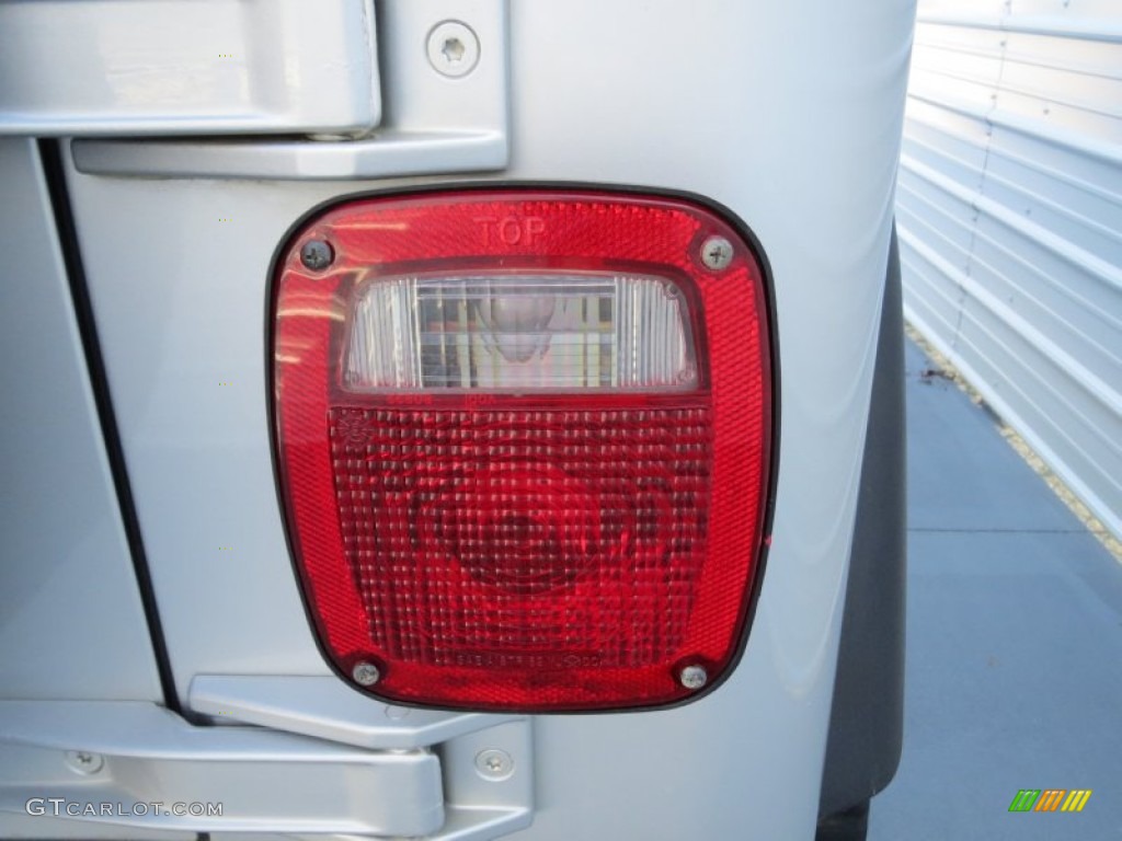 2004 Wrangler X 4x4 - Bright Silver Metallic / Dark Slate Gray photo #17