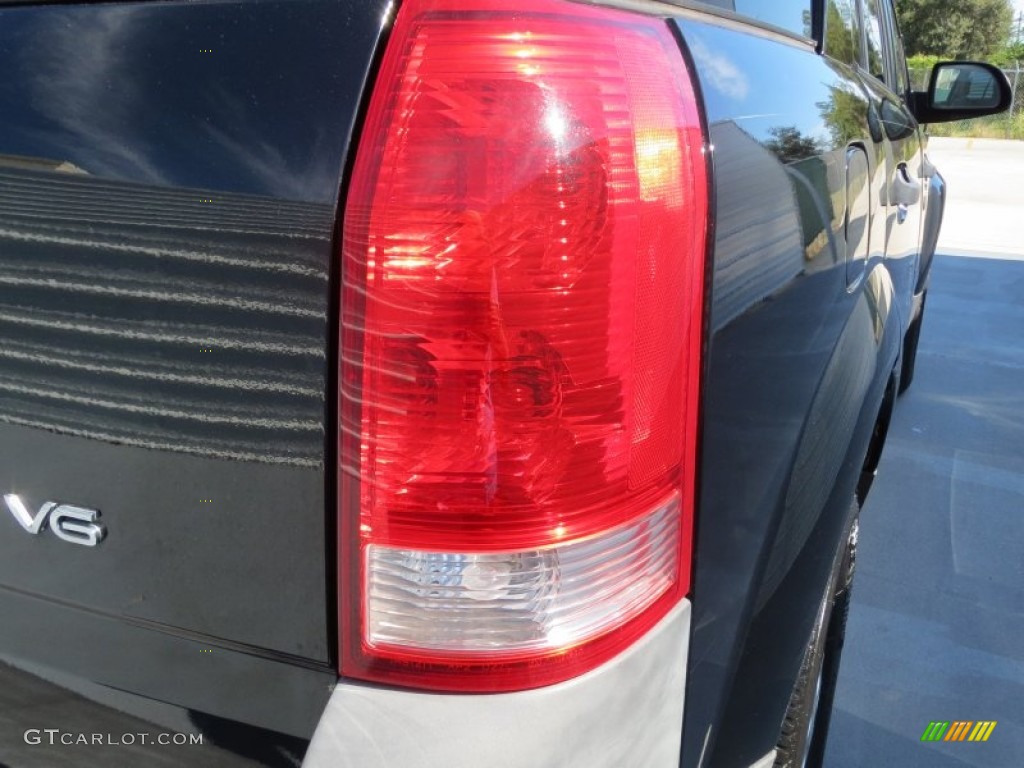 2003 VUE V6 - Black / Gray photo #16
