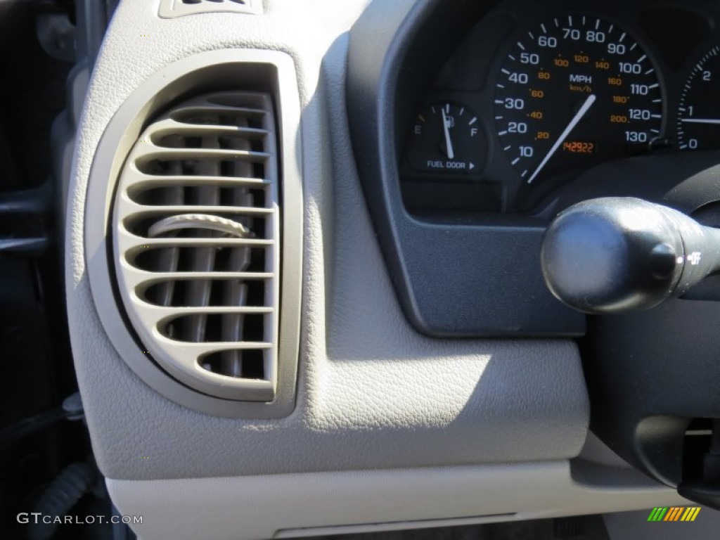2003 VUE V6 - Black / Gray photo #41
