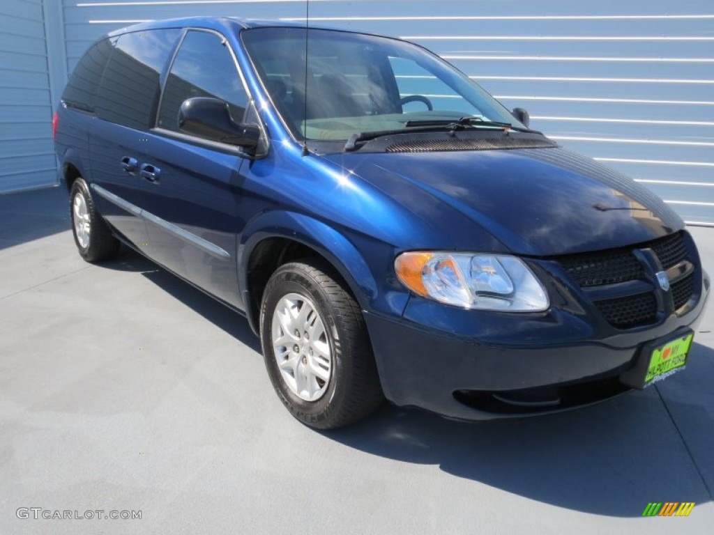 2002 Grand Caravan eL - Patriot Blue Pearl / Taupe photo #1