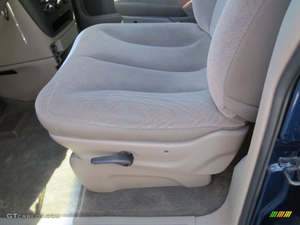 2002 Grand Caravan eL - Patriot Blue Pearl / Taupe photo #31